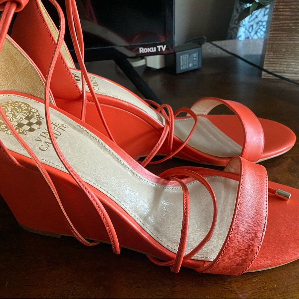 Vince camuto orange straps wedge size 9